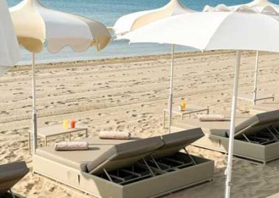 Manna Beach - Restaurant - Plage aménagée - Village Naturiste Cap d'Agde