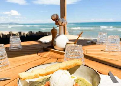Manna Beach - Restaurant - Plage aménagée - Village Naturiste Cap d'Agde